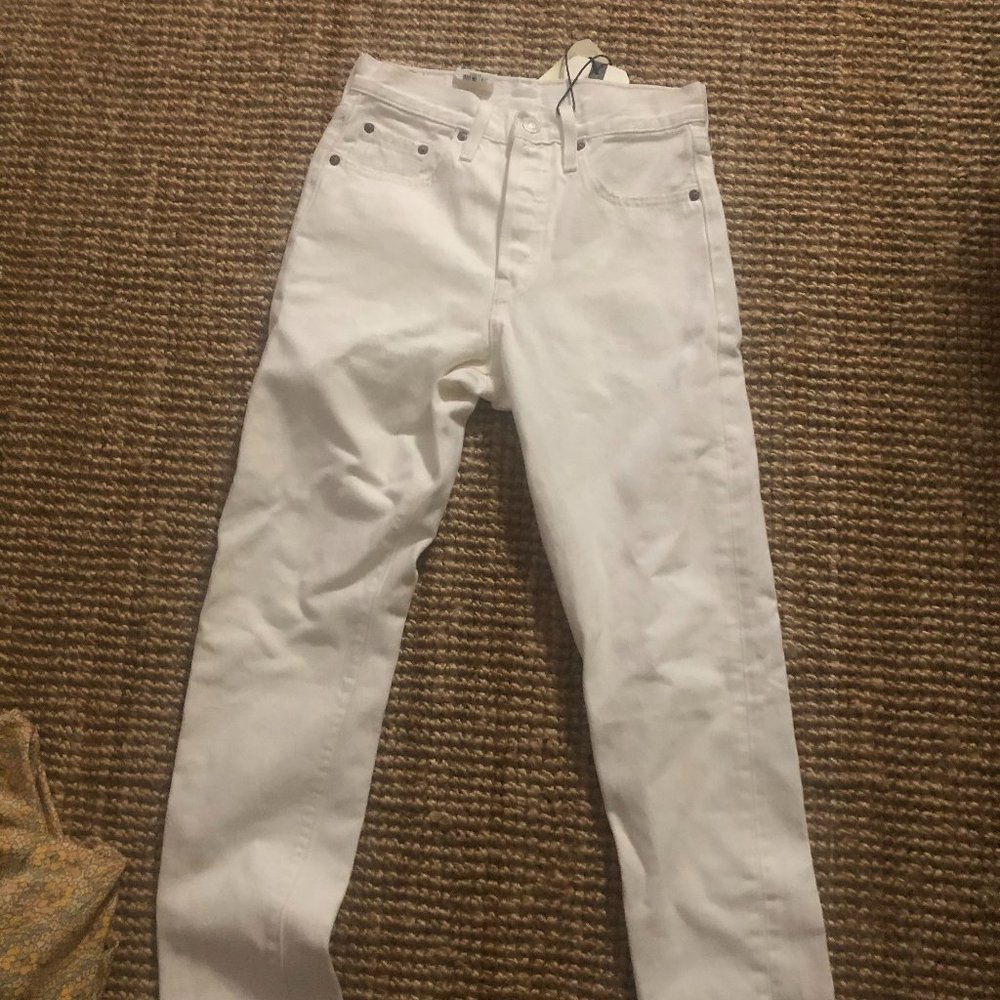 Cropped White Levi 501